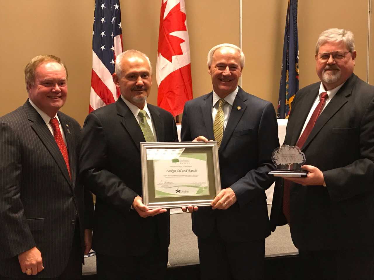 Arkansas Gov. & IOGCC Chair Asa Hutchinson & Commissioner Christian with Faskin Oil & Gas winners